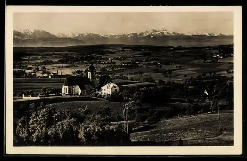 AK Wolfsegg am Hausruck, Panorama mit Kirche und Gebirgspanorama