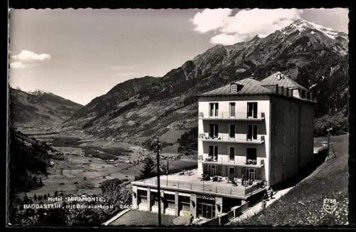 AK Badgastein, Hotel Miramonte mit Tal- und Bergpanorama