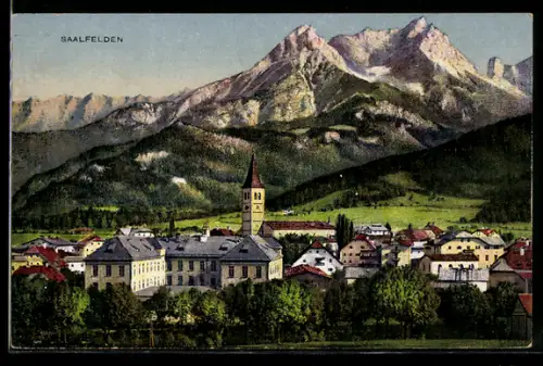 AK Saalfelden /Salzburg, Panorama mit Kirche und Bergmassiv