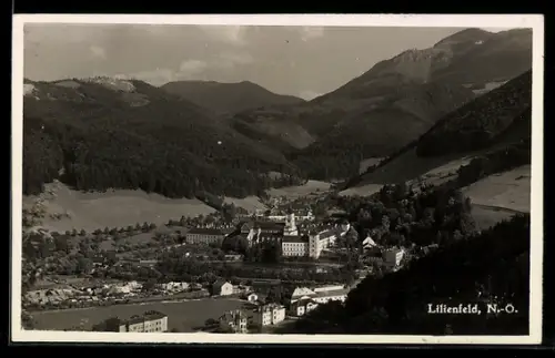 AK Lilienfeld /N.-Ö., Panorama mit Stift und Bergen