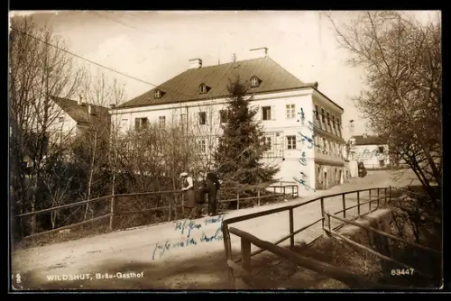 AK St. Pantaleon /O.-Oe., Wildshut, Strassenpartie am Bräu-Gasthof