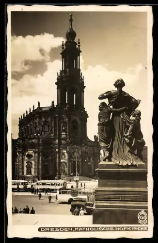 Foto-AK Walter Hahn, Dresden, Nr. 7562: Denkmal an der kathol. Hofkirche