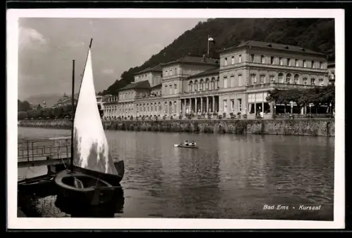 AK Bad Ems, Kursaal, Segelboot auf der Lahn, 