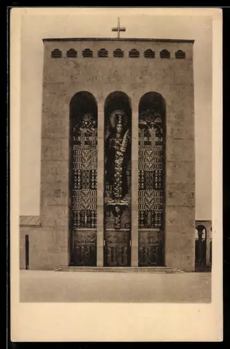 AK Frankfurt-Bockenheim, Portal der katholischen Frauenfriedenskirche, Zeppelin-Allee 99