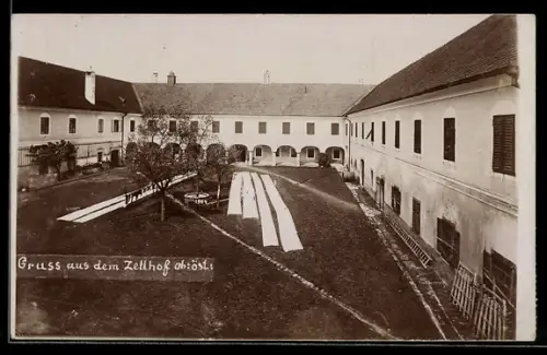 Foto-AK Bad Zell /O.-Oe., Schloss Zellhof, Innenhof