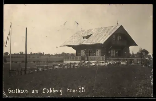 Foto-AK Enns /O. Ö., Gasthaus am Eichberg mit Garten