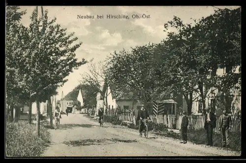 AK Hörsching, Neubau, Strassenpartie mit Anwohnern