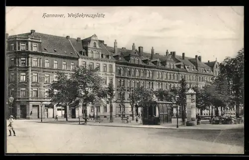 AK Hannover, Strasse Weissekreuzplatz mit Kiosk und Litfasssäule