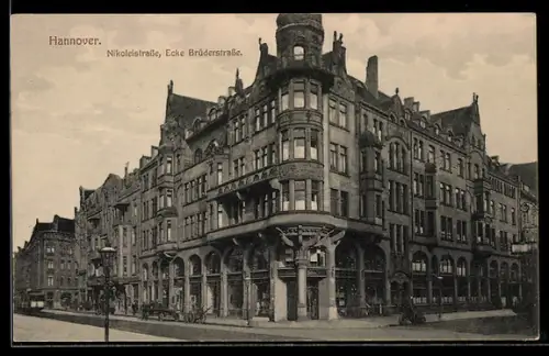 AK Hannover, Gebäude in der Nikolaistrasse Ecke Brüderstrasse, Strassenbahn