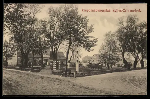 AK Zossen-Zehrensdorf, Truppenübungsplatz, Truppenlager, Flugzeug