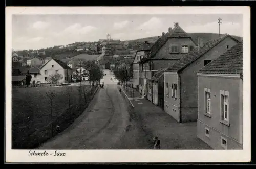 AK Schmelz /Saar, Strassenpartie mit Passanten