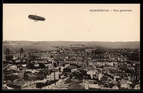 AK Marseille, Zeppelin fährt über die Stadt hinweg