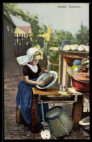 Künstler-AK Photochromie Nr. 2941: Walcheren / Zeeland, Mädchen wäscht eine Schüssel ab