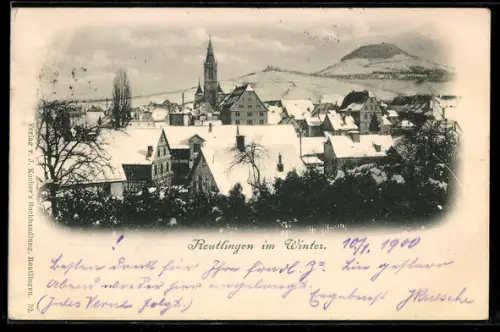 AK Reutlingen, Winteransicht mit Stadtkirche und verschneiten Häusern
