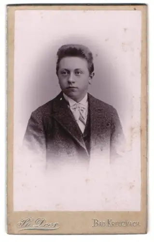 Fotografie Ph. Does, Bad Kreuznach, Kurhausstrasse 14, Porträt eines jungen Mannes