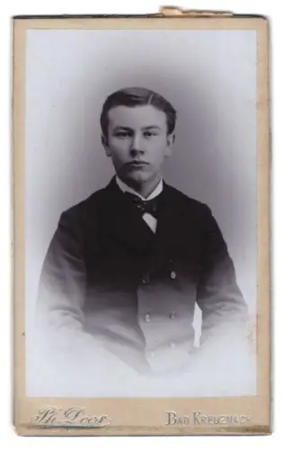 Fotografie Ph. Does, Bad Kreuznach, Kurhausstrasse 14, Porträt eines jungen Mannes