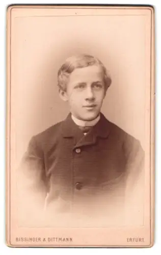 Fotografie Bissinger & Dittmann, Erfurt, Anger 25, Porträt eines jungen Mannes