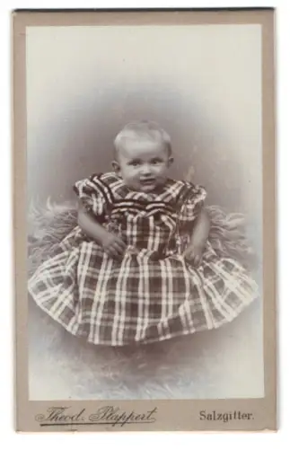 Fotografie Theod. Plappert, Salzgitter, Damm 101, Porträt eines Kleinkinds