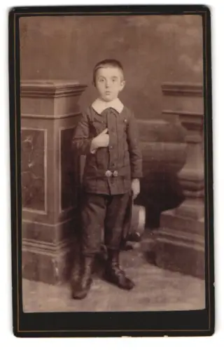 Fotografie W. Breuer, Alzey, Atzel 15, Porträt eines Jungen mit Hut