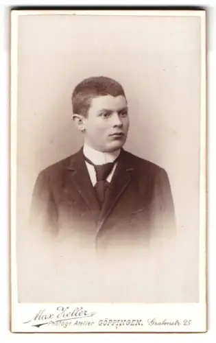 Fotografie Max Zeller, Göppingen, Grabenstr. 25, Porträt eines jungen Mannes