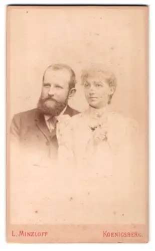 Fotografie L. Minzloff, Koenigsberg, Theaterstrasse 4, Paar im Porträt