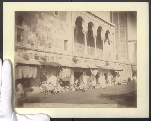 Fotografie Garrigues, Tunis, Ansicht Tunis, Tunesier am Place Halfaouine, Geschäfte, Grossformat 29 x 24cm