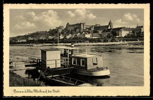 AK Pirna a. d. Elbe, Blick auf die Stadt, Bootsanleger mit Dampfer