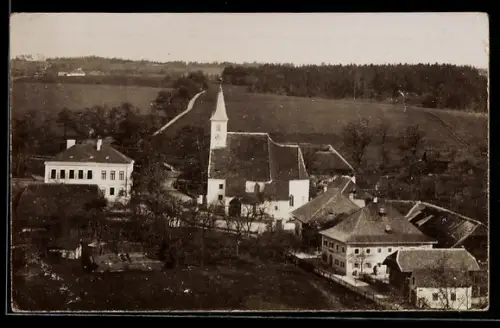 Foto-AK Pennewang, Ortsansicht mit Kirche