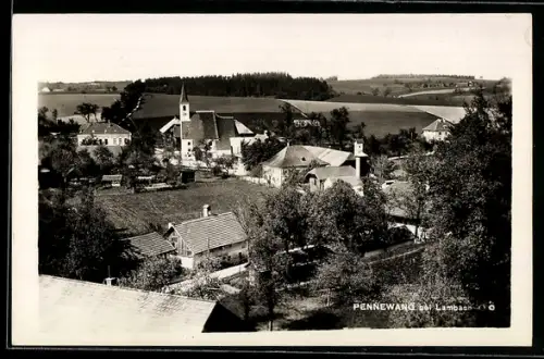AK Pennewang bei Lambach, Dorfpanorama mit Kirche