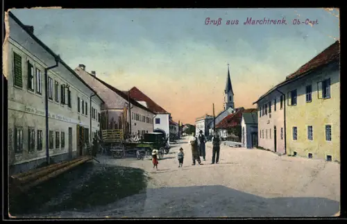 AK Marchtrenk /Ob. Öst., Strasse mit Kirche und Personen