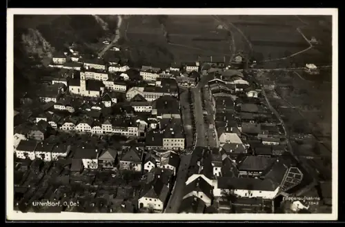 AK Uttendorf /O. Ö., Fliegeraufnahme mit Ortszentrum