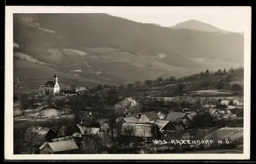 AK Raxendorf /N.Ö., Teilansicht mit Kirche u. Landschaftspanorama
