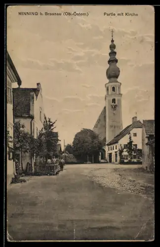AK Minning b. Braunau, Partie mit Kirche
