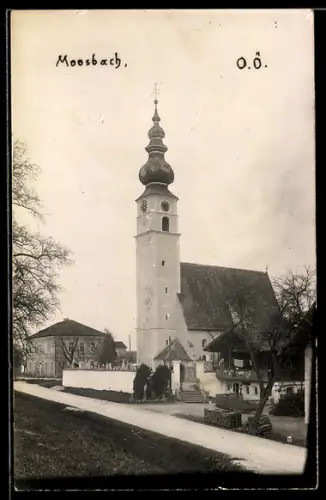 AK Moosbach /O.Ö., Blick zur Kirche