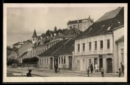 AK Matzen /N.-Ö., Strasse mit Häusern im Ort