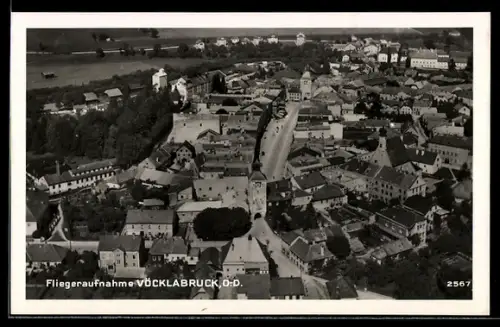 AK Vöcklabruck /O. D., Fliegeraufnahme des Ortes