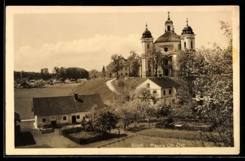 AK Stadl-Paura /Ob. Öst, Barockkirche auf Hang mit Häusern und Gärten