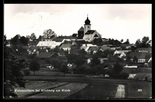 AK Kirchberg am Walde, Weissenalbern bei Kirchberg, Teilansicht mit Kirche