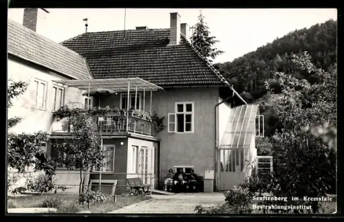 AK Senftenberg im Kremstale, Bestrahlungsinstitut