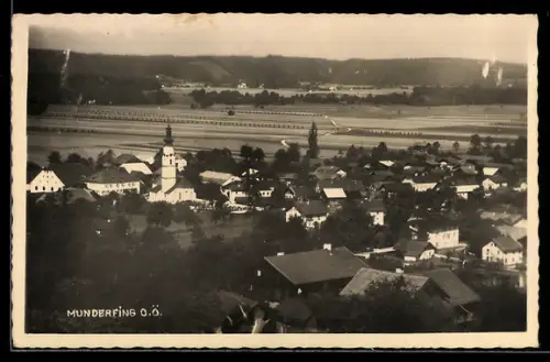 AK Munderfing /O.-Ö., Teilansicht mit Kirche