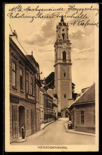 AK Herzogenburg, Strassenpartie mit Kirche