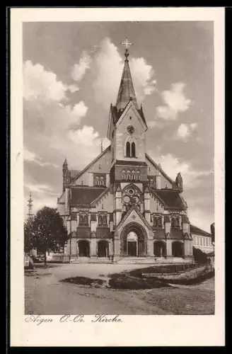 AK Aigen /O.-Oe., Kirche mit Strassenpartie