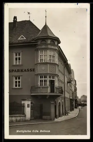 AK Mattighofen /O. Ö., Rathaus mit Sparkasse