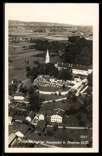 AK Ranshofen b. Braunau O.D., Fliegeraufnahme mit Kirche und Friedhof