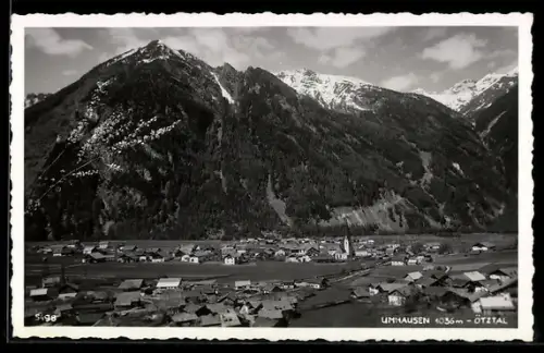 AK Umhausen /Ötztal, Panorama mit Kirche und Bergwelt
