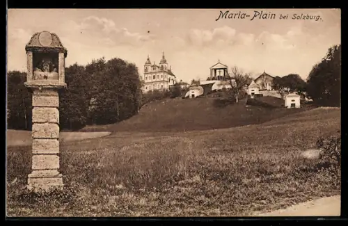 AK Maria-Plain bei Salzburg, Wallfahrtskirche auf Hügel, Bildstock im Vordergrund