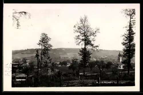 AK Neukirchen bei Lambach, Panorama mit Kirche