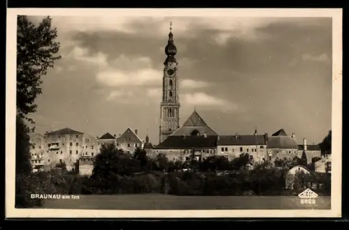 AK Braunau am Inn, Stadtpanorama mit Kirche