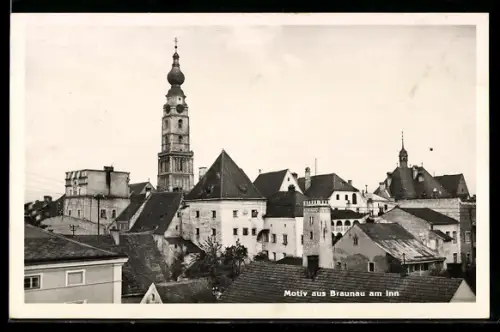 AK Braunau am Inn, Stadtansicht mit Kirche und Altstadtdächern