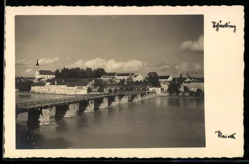 AK Schärding, Ortsansicht mit mehrbogiger Brücke und Kirche